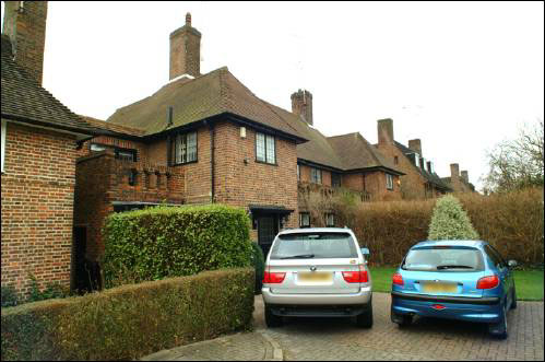 05 Raeburn Close